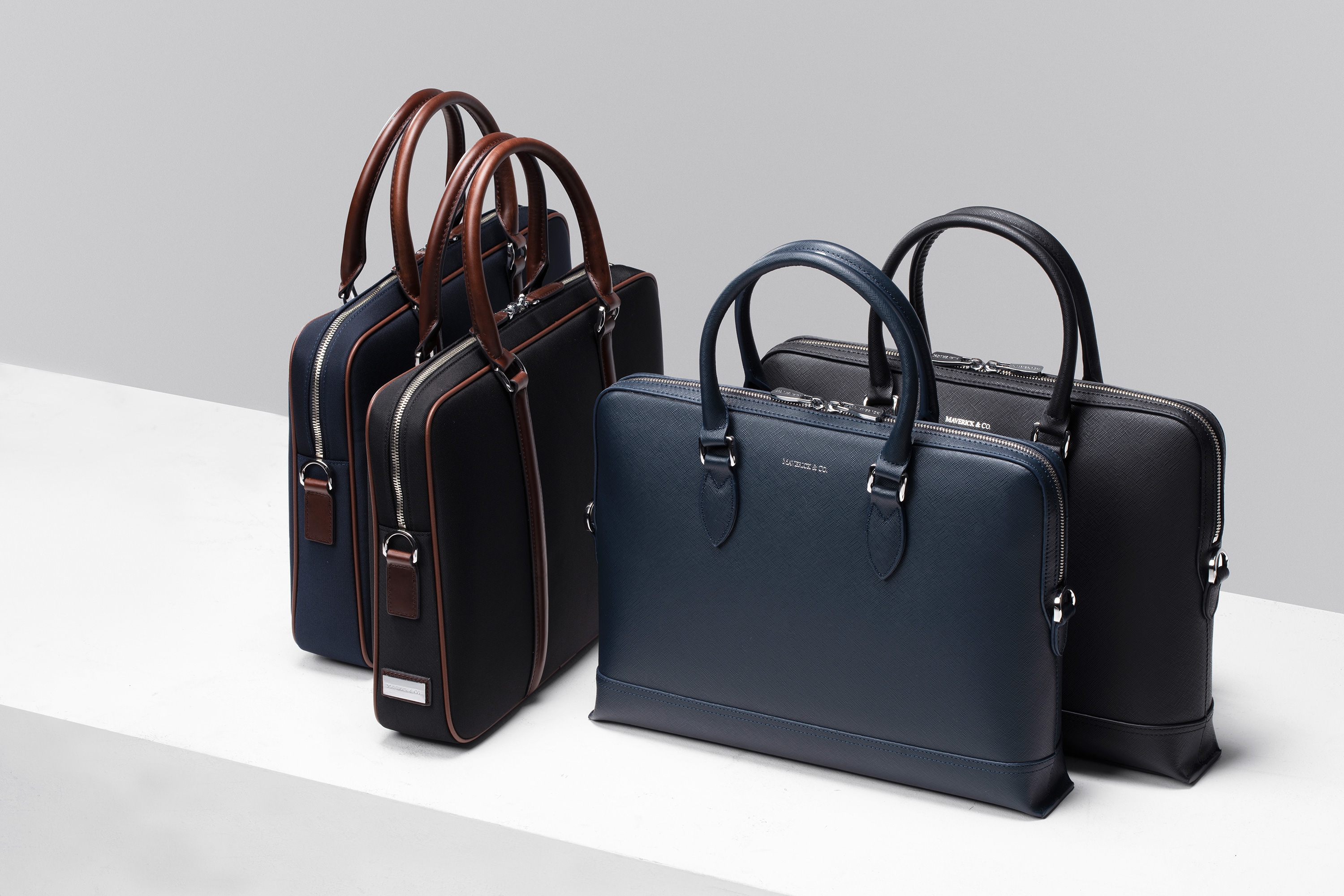 Túi xách Maverick Briefcase - Grey kiểu dáng thời trang