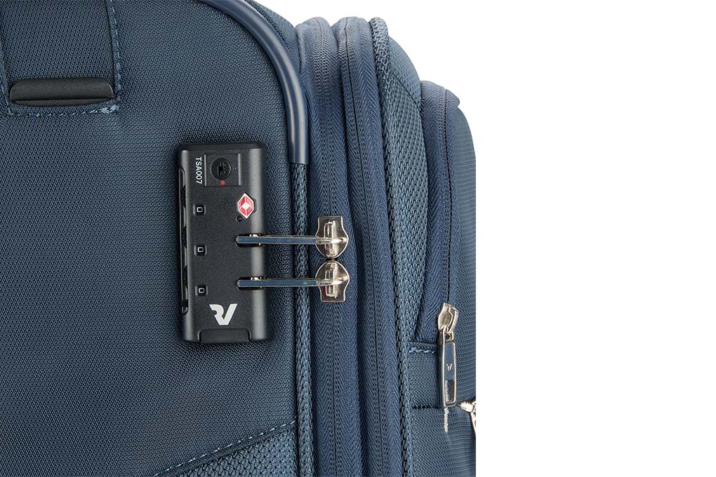 Vali Roncato Joy size M (26 inch) - Blue bảo mật chống trộm