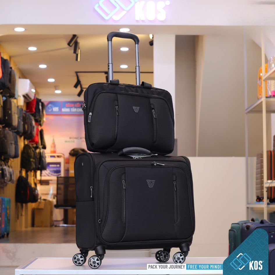 Vali kéo có ngăn đựng laptop Roncato City 3.0