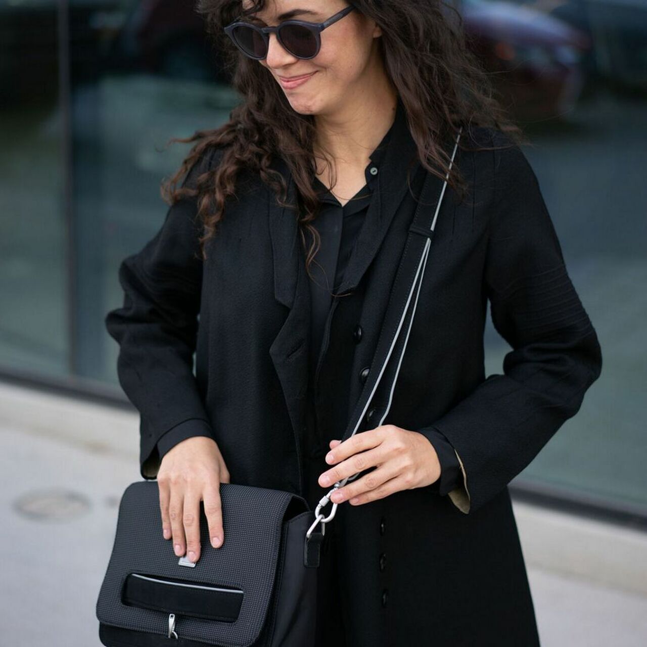 Túi Clutch Lewis Transitions Chống Trộm thực tế