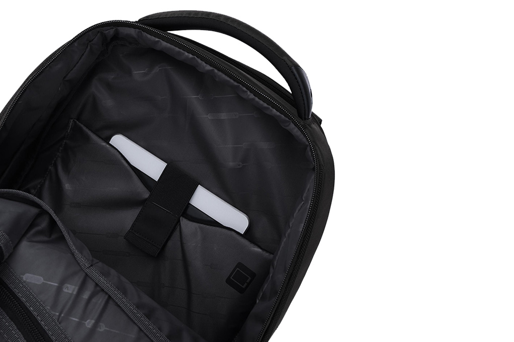 Balo Roncato Desk 15.6 inch - Black - 101 ngăn trong đựng laptop