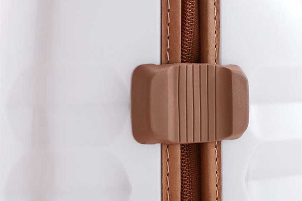 Vali Roncato Elite Trâu Oai Hùng - Tận Hưởng - Size M chất liệu