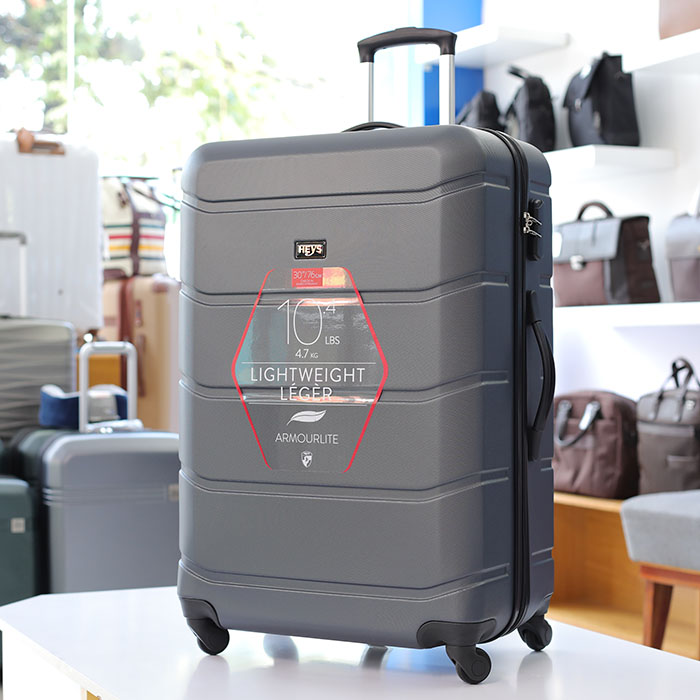 Vali Heys Armour Lite 30 inch x&aacute;m thực tế