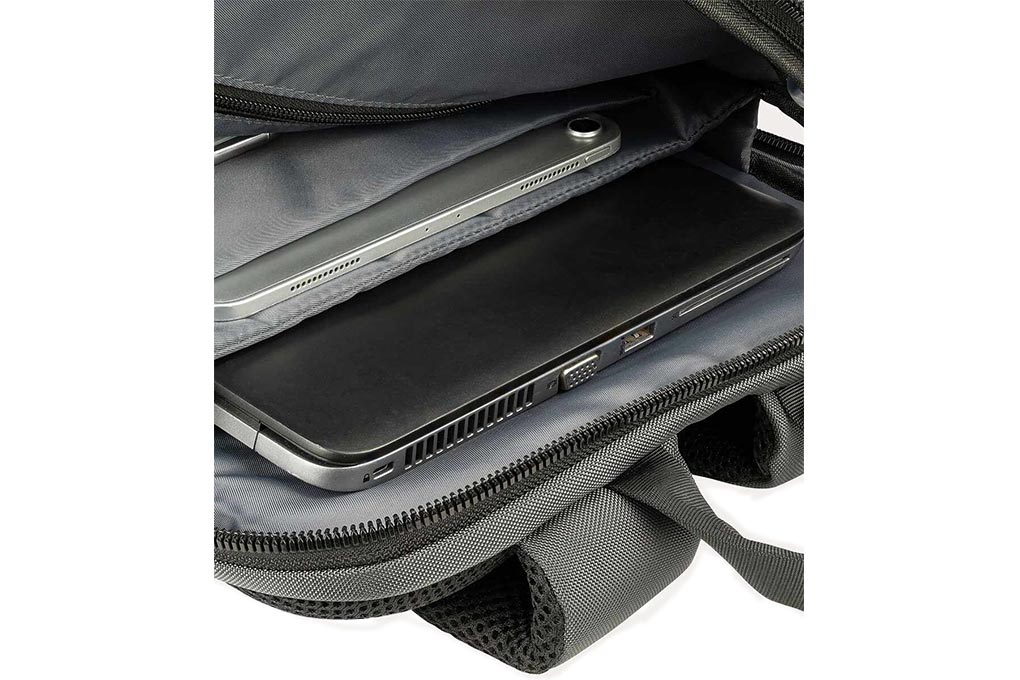 Balo Tucano Terras Camouflage 15.6" - Military Green - Bố trí nội thất đa ngăn linh hoạt