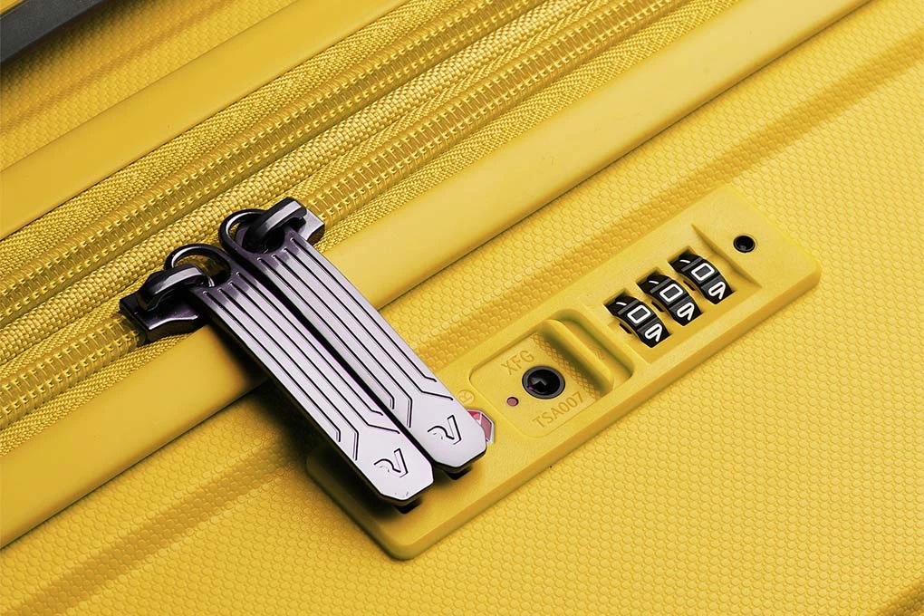 Vali Roncato Butterfly size S (20 inch) - Yellow Kho&aacute; Số An To&agrave;n