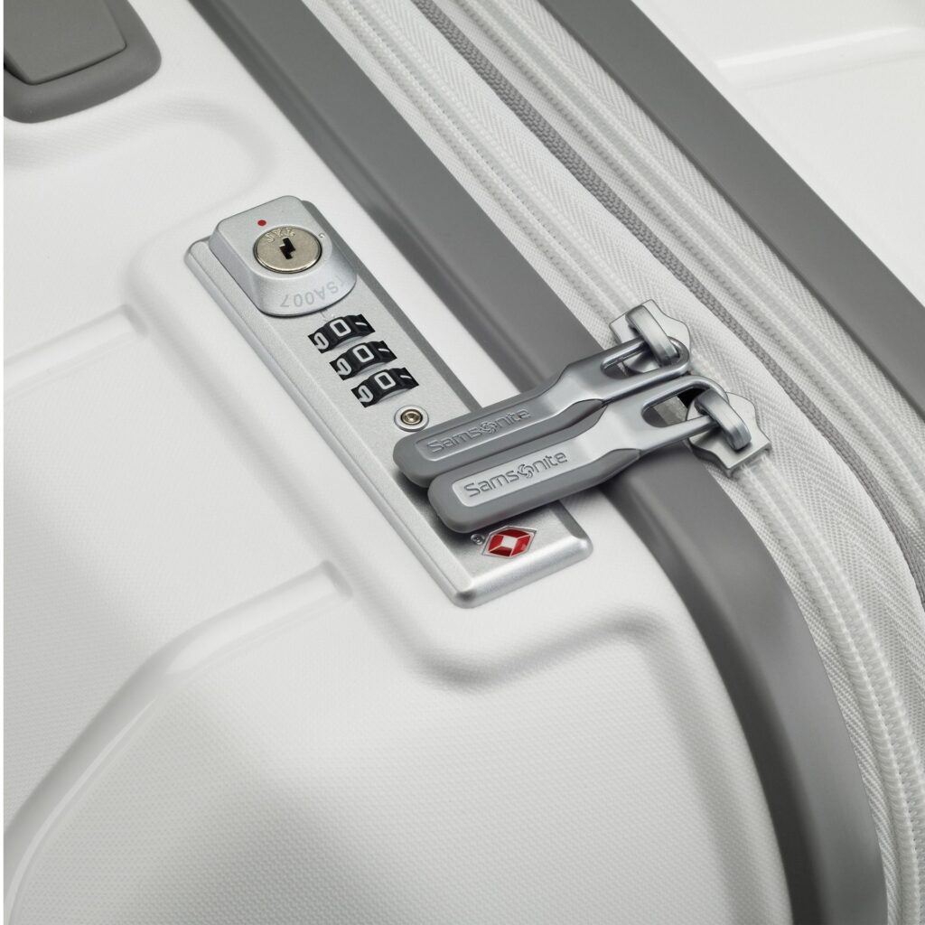 Cách sử dụng vali khóa số: An toàn và tiện lợi hơn