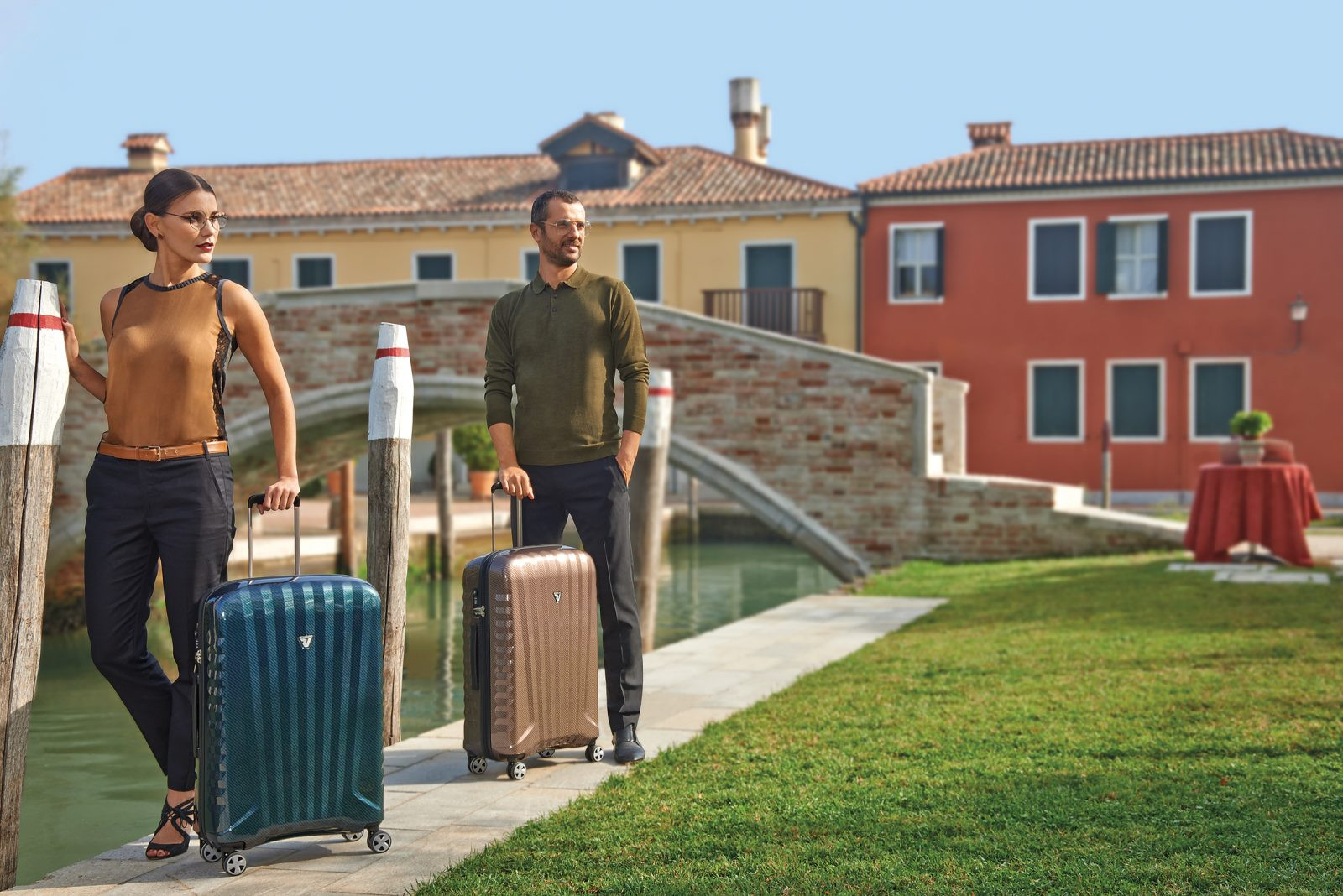 Chọn lựa vali du lịch loại nào tốt nhất cho chuyến đi của bạn?