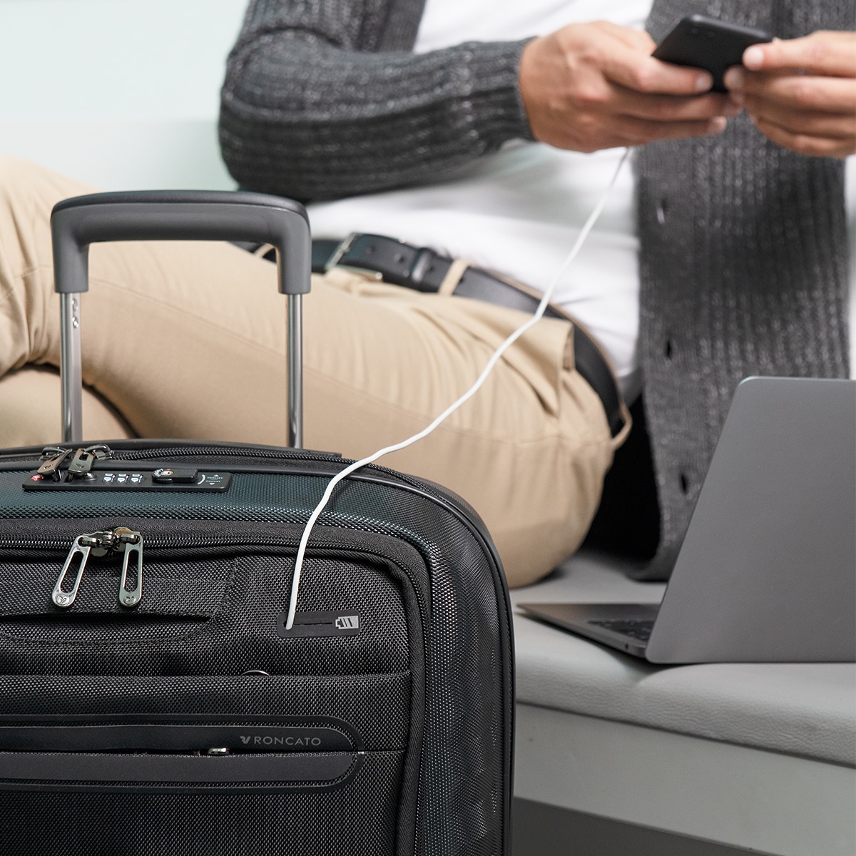 Vali có ngăn đựng laptop bảo vệ tối ưu