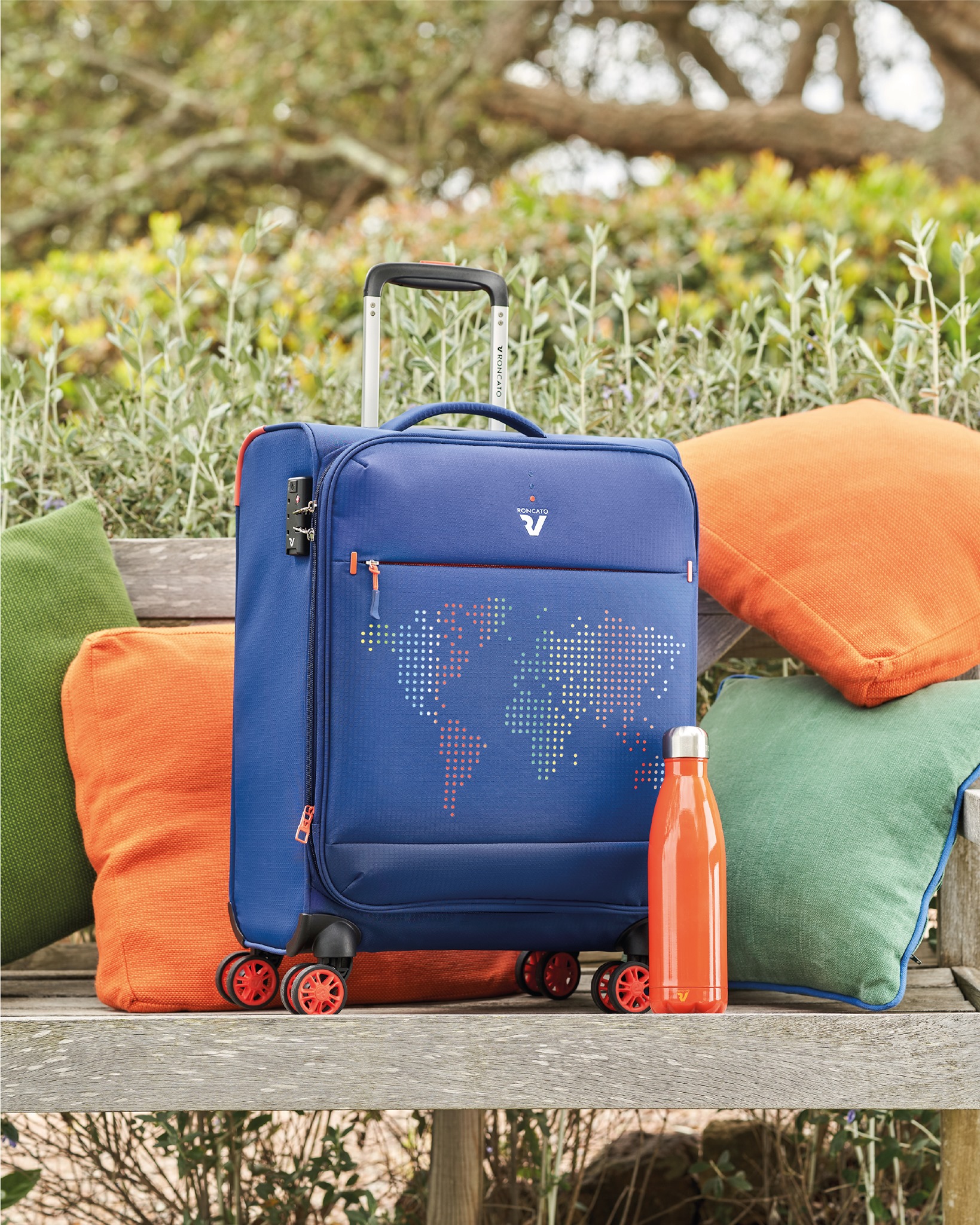 Chuyến đi linh hoạt hơn với vali vải có cần kéo