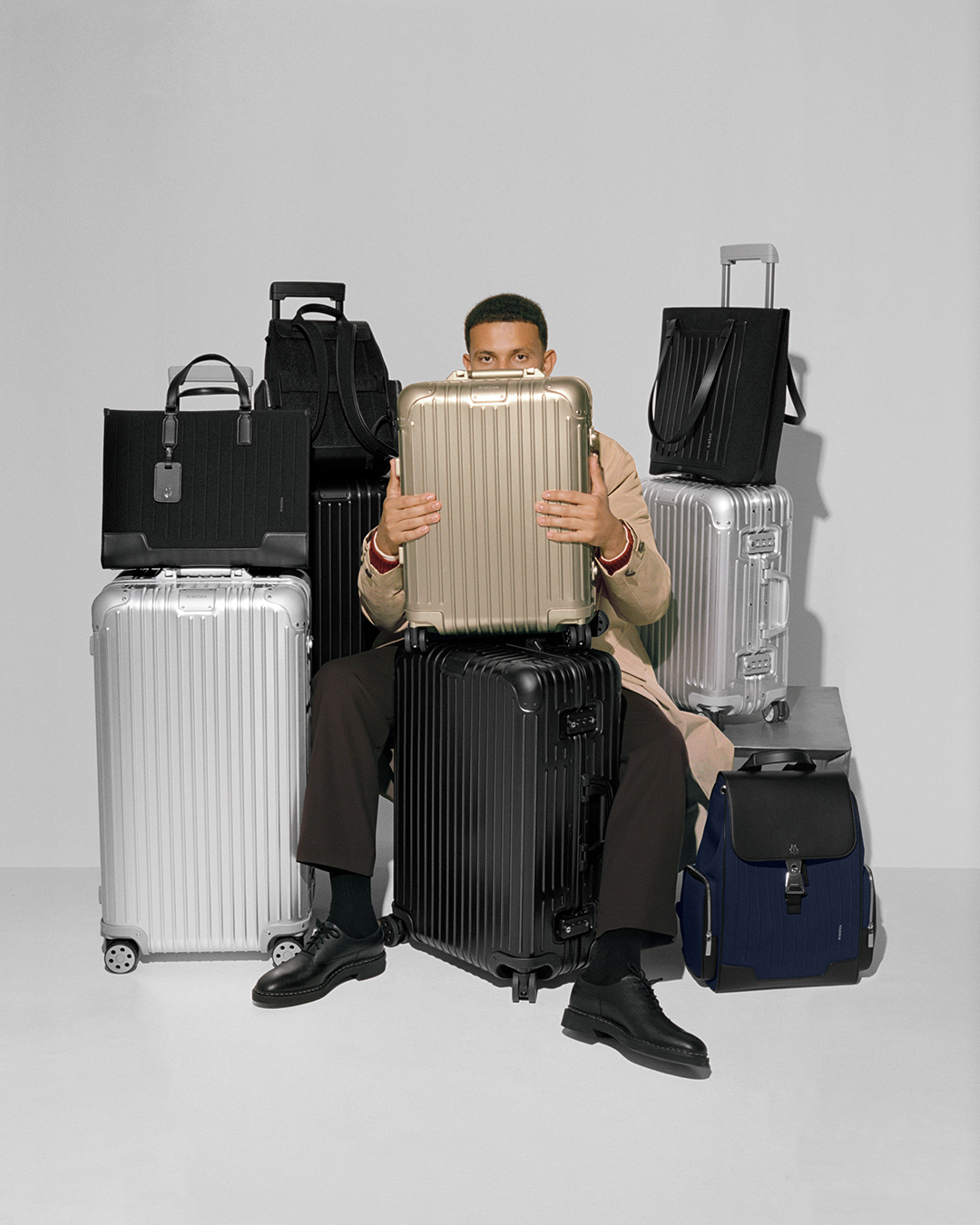 Vali khung nhôm khóa sập size 28: Lựa chọn bền bỉ và an toàn