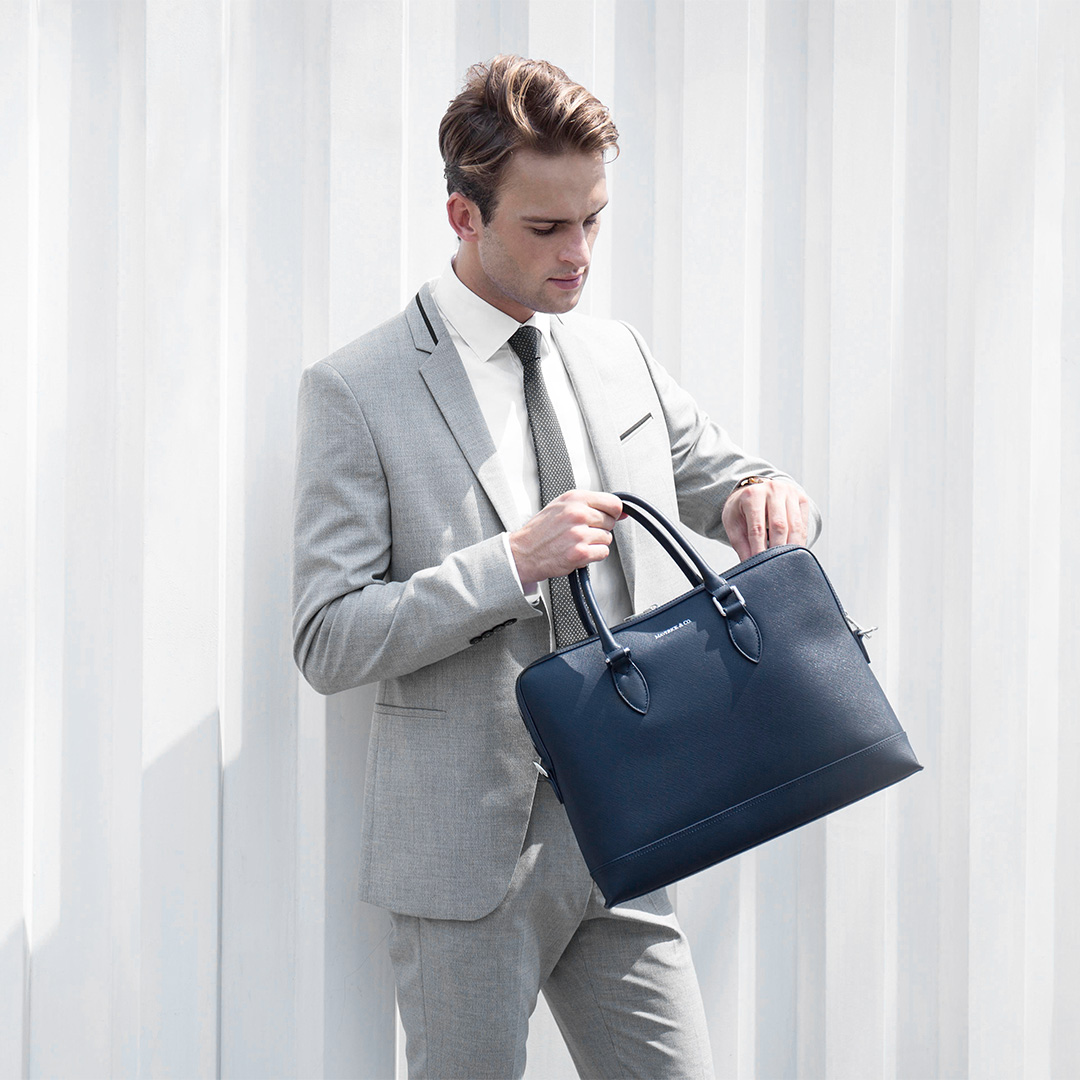 Chọn túi da nam cao cấp tại Hà Nội thật nhanh chóng