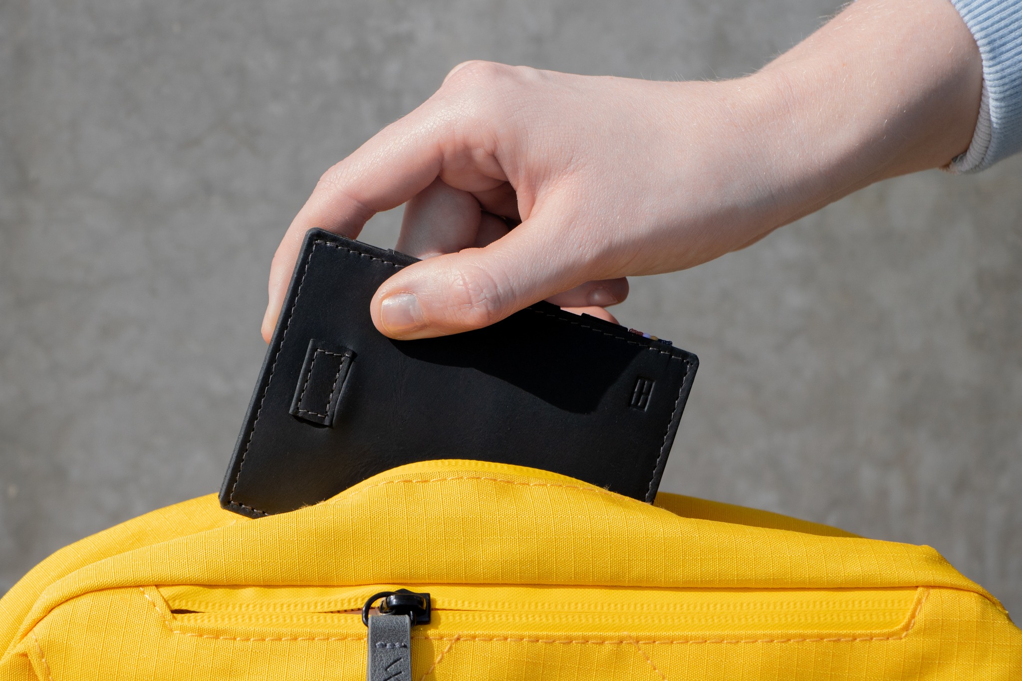 Ví da bò nam TPHCM nên chọn loại nào?