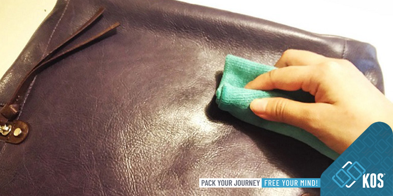 Xử lý balo da bị dính mực quá là đơn giản!