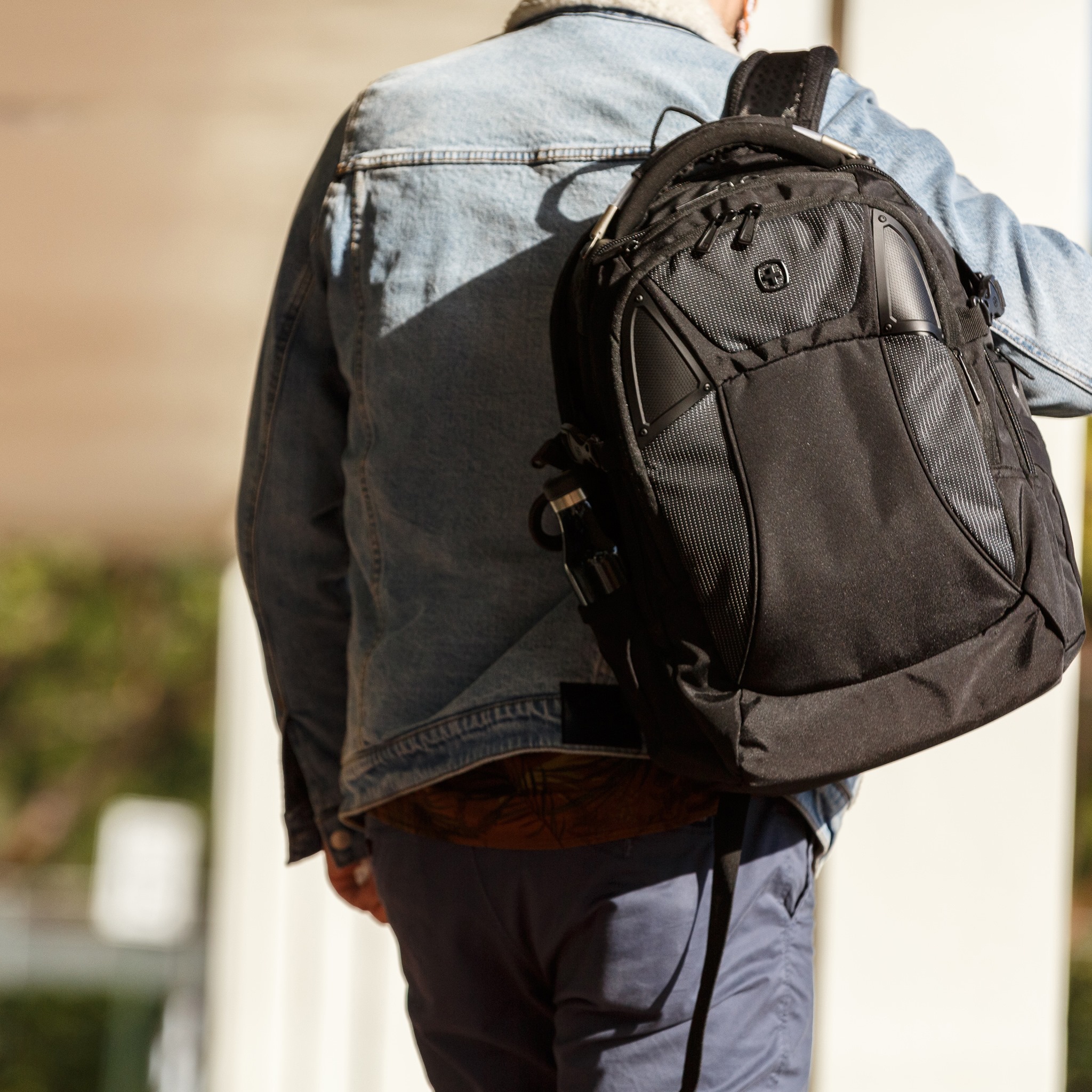 Các thương hiệu balo laptop nổi tiếng