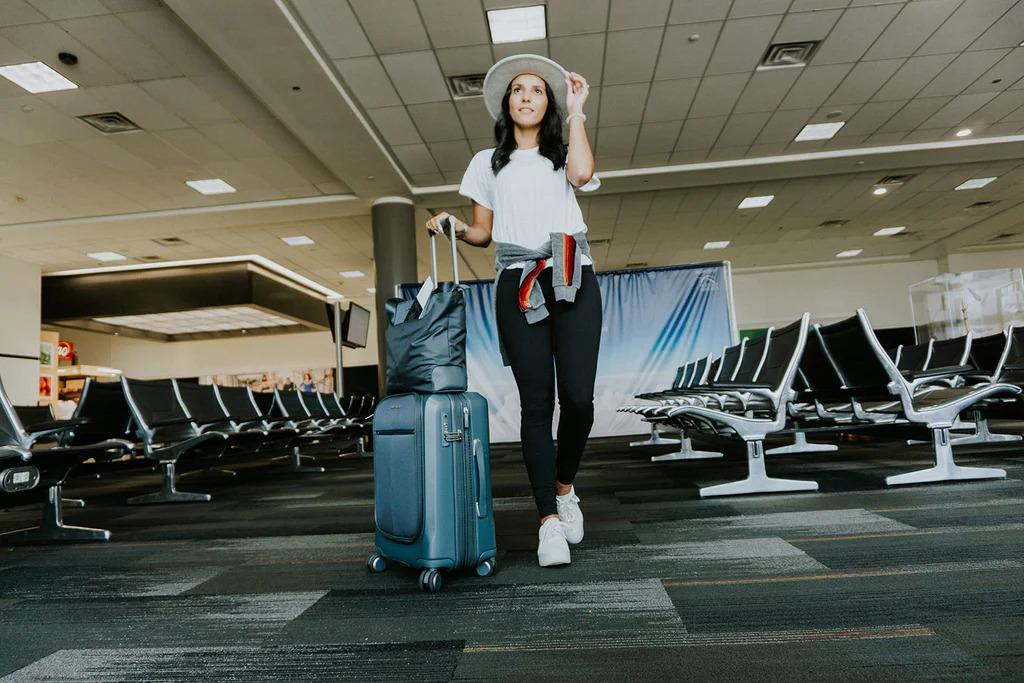 Nên nước ngoài nên mua vali nhựa hay vải