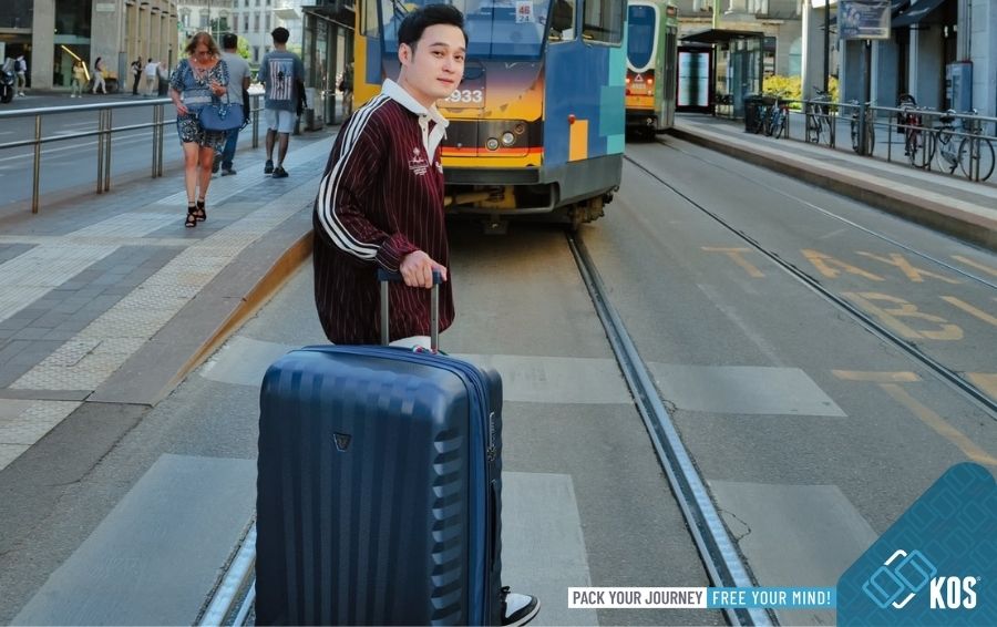 Quang Vinh du lịch châu Âu với vali Roncato Made in Italy