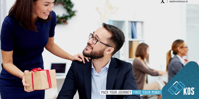 Gợi ý 11 quà tặng đồng nghiệp nam nghỉ việc