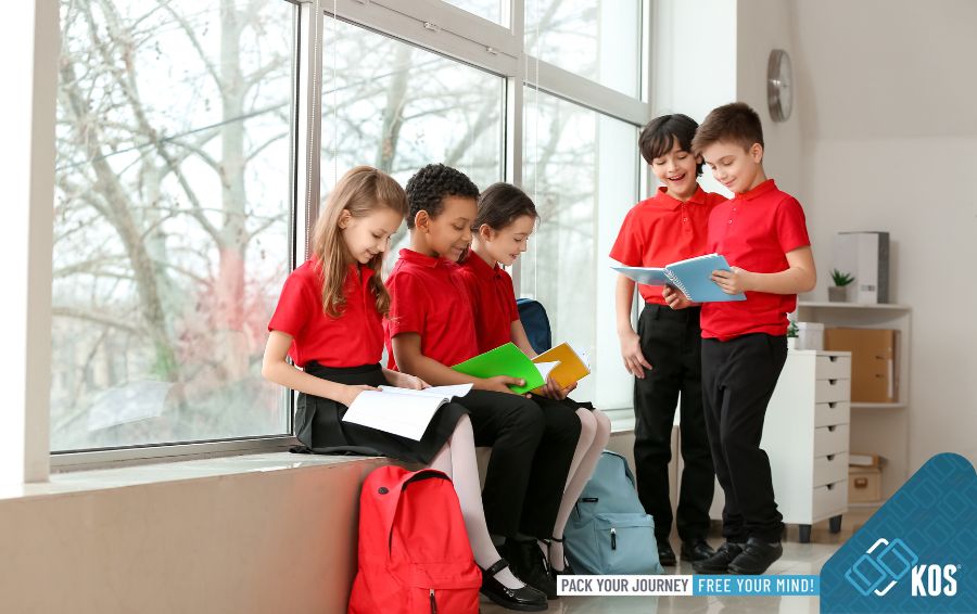 Quà tặng cuối năm cho học sinh nam: Ý nghĩa và thiết thực nhất
