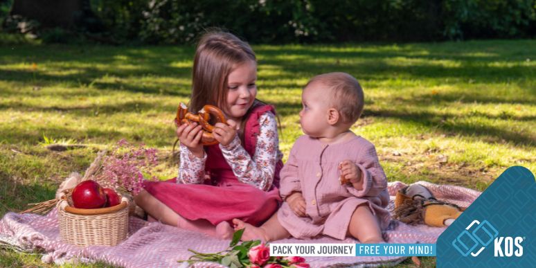 Kinh nghiệm đi du lịch với bé dưới 1 tuổi: Những điều cha mẹ cần biết