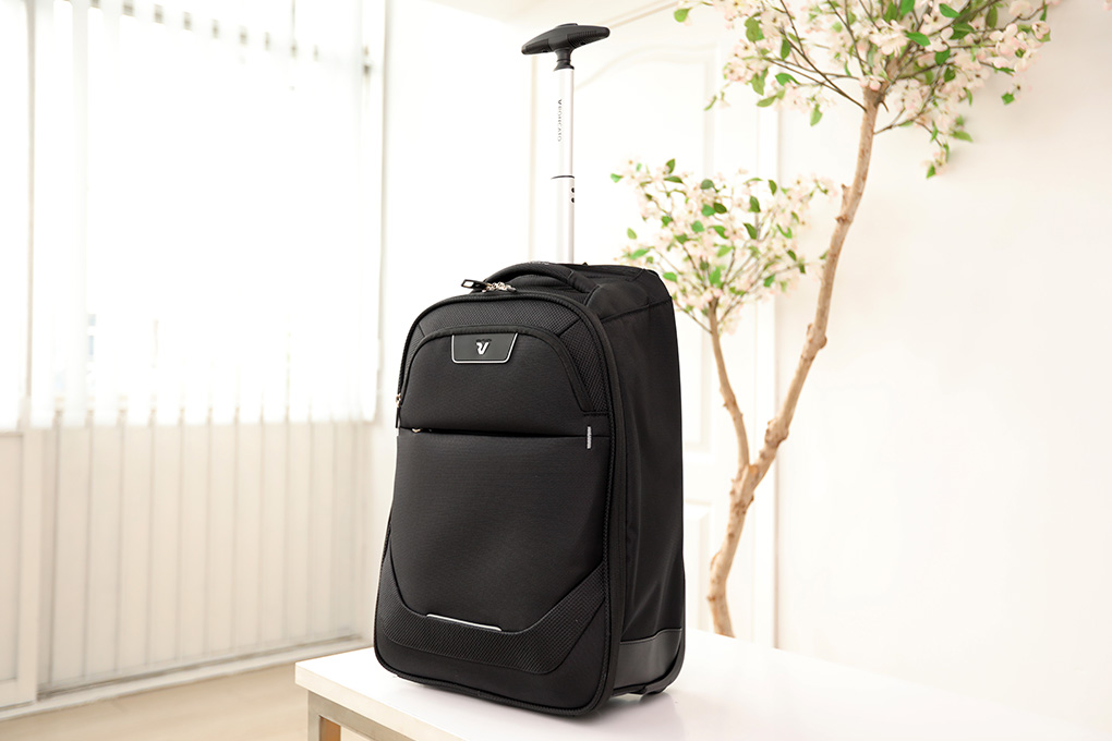 Balo Roncato Joy cần kéo 15.6 inch - Black hình thực tế 1