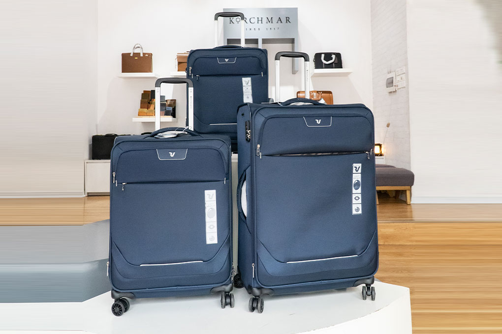 Vali Roncato Joy size S (20 inch) - Blue hình thực tế 1