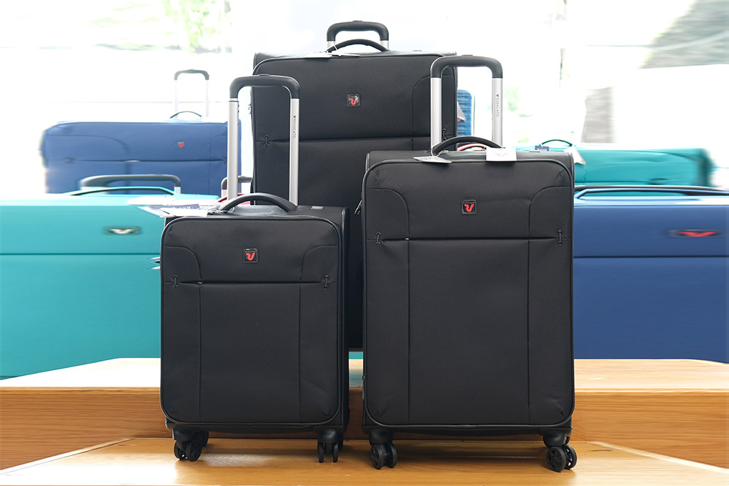 Vali Roncato Evolution size M (26 inch) - Black hình thực tế 1