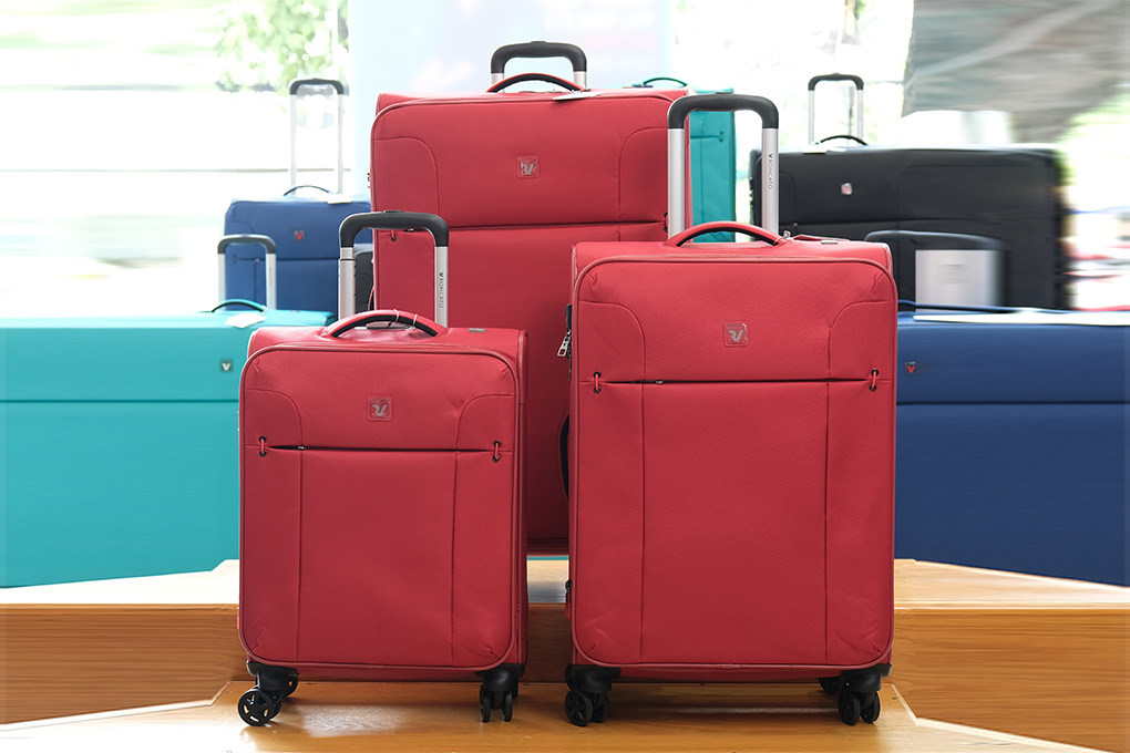 Vali Roncato Evolution size S (20 inch) - Red hình thực tế 1