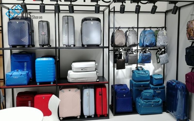 Nên mua VALI NHỰA hay VẢI cho chuyến du lịch TUYỆT VỜI