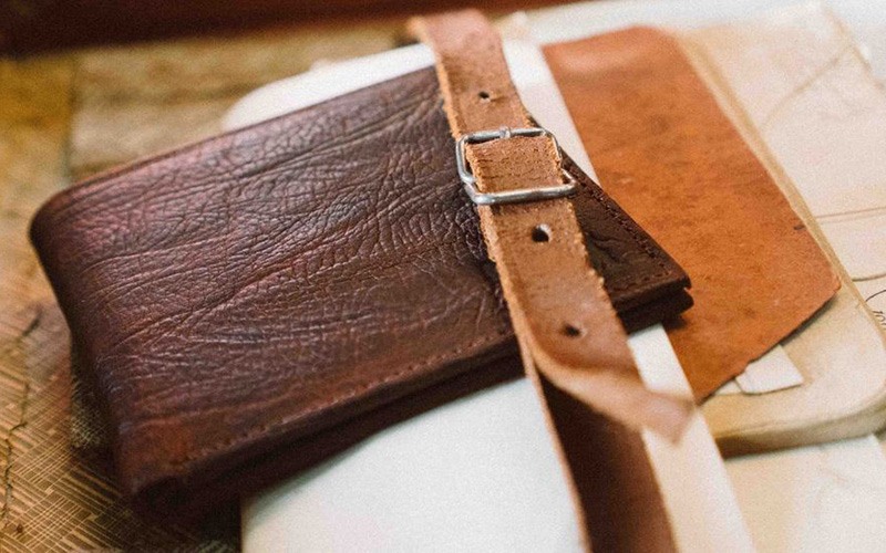 Những thông tin cần biết về ví da genuine leather