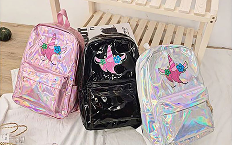 Những mẫu balo hologram bắt mắt, cá tính