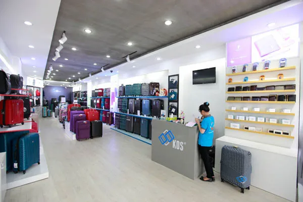 KOS Shop - cửa hàng cung cấp vali size 22 uy tín