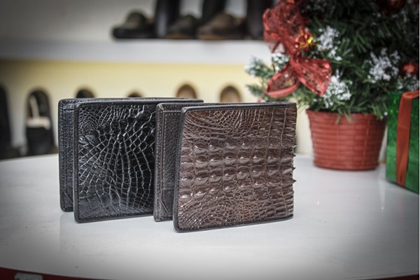 Ví da cá sấu giá bao nhiêu? 5