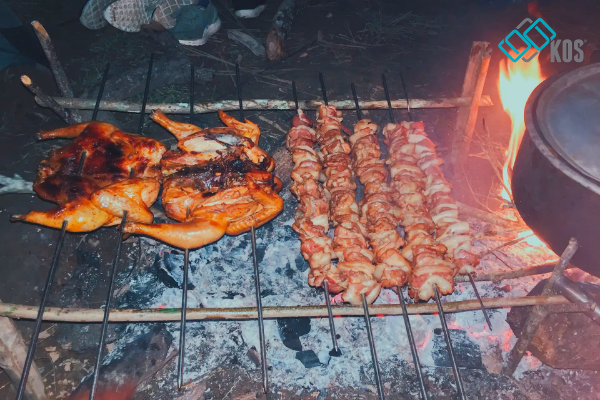 Món thịt nướng chính là đặc trưng của một chuyến Trekking