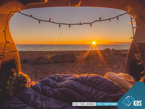 Camping ngo&agrave;i biển&nbsp;